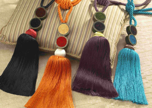 Curtain tiebacks and tassels