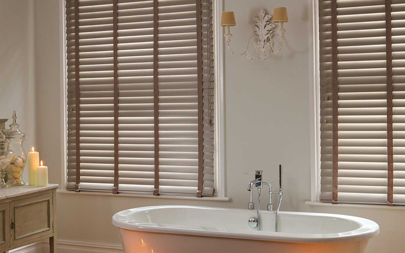 Venetian blinds in bathroom